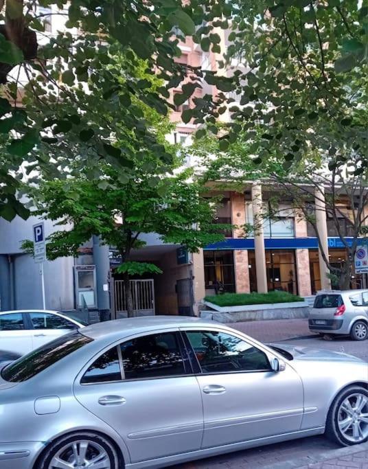 Tirana Road Blloku Area Apartment Luaran gambar