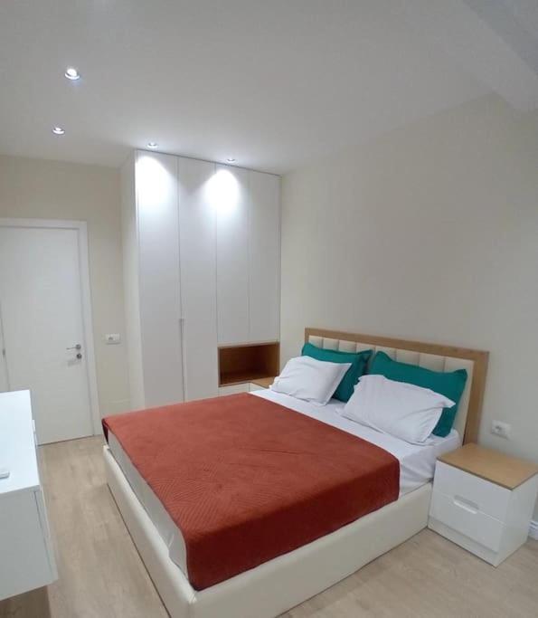Tirana Road Blloku Area Apartment Luaran gambar