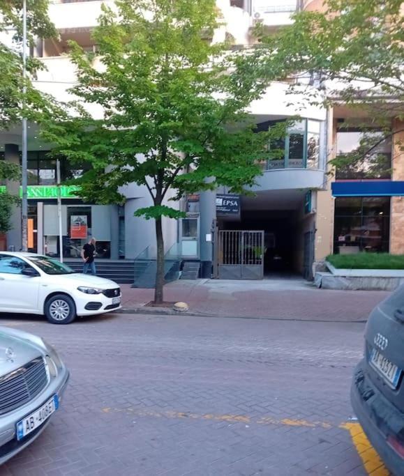 Tirana Road Blloku Area Apartment Luaran gambar